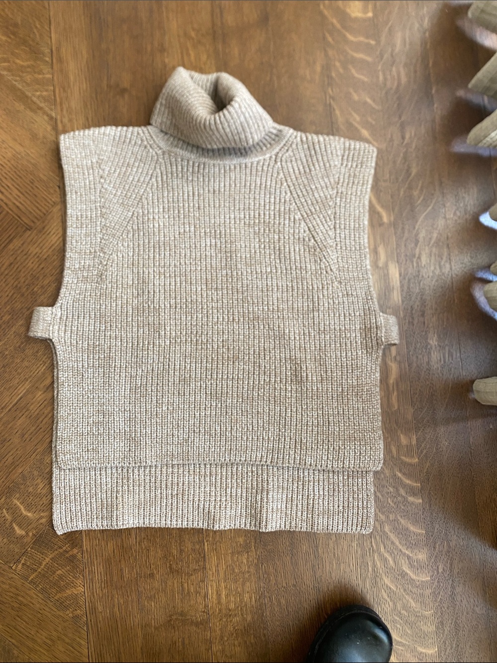 Sleeveless Turtleneck Knit Vest - Cream